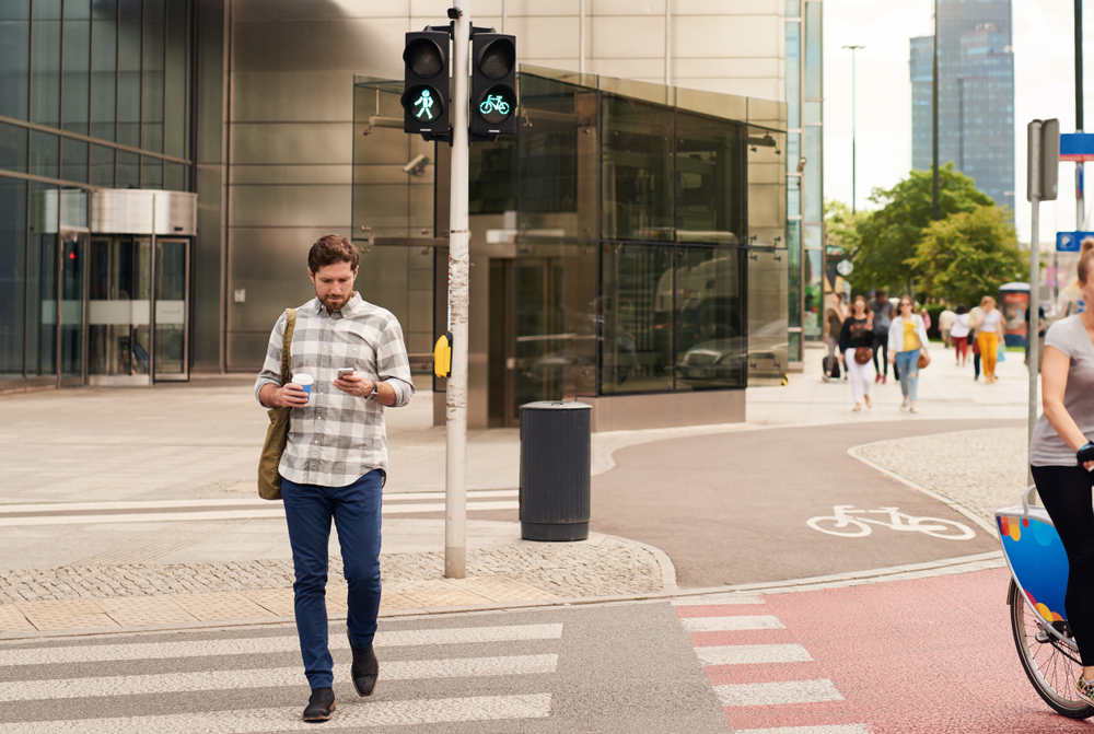 New Law Could Make It Illegal to “Walk and Text” in New Jersey